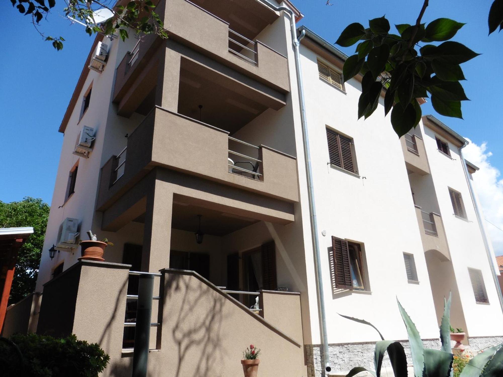 Apartament Kostijal
