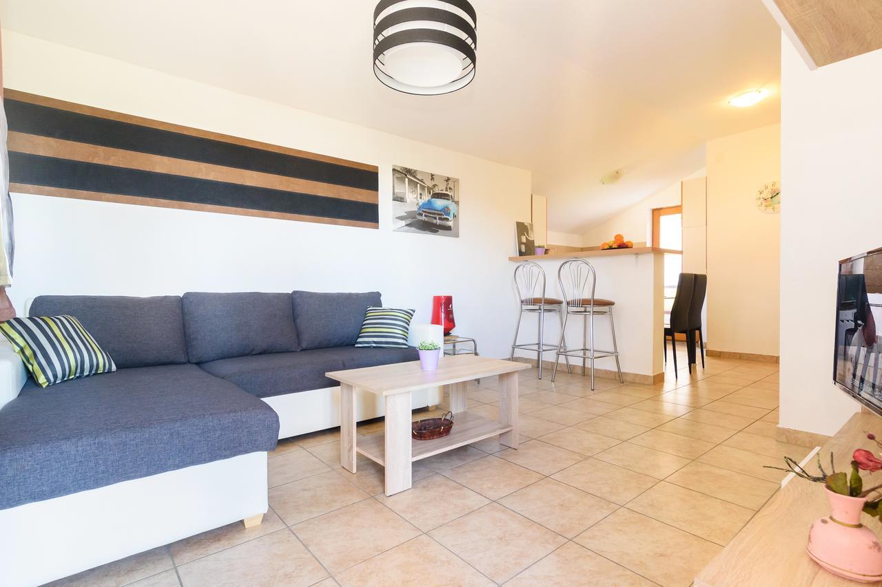 Apartament Kostijal *